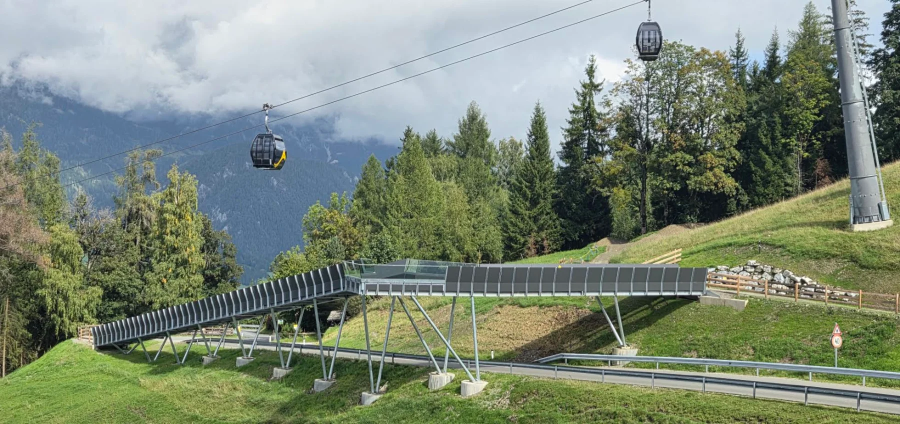 Structural model of the steel pedestrian bridge at a sky centre in Austria